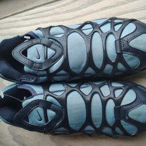 Nike Teal and Black Athletic Shoes